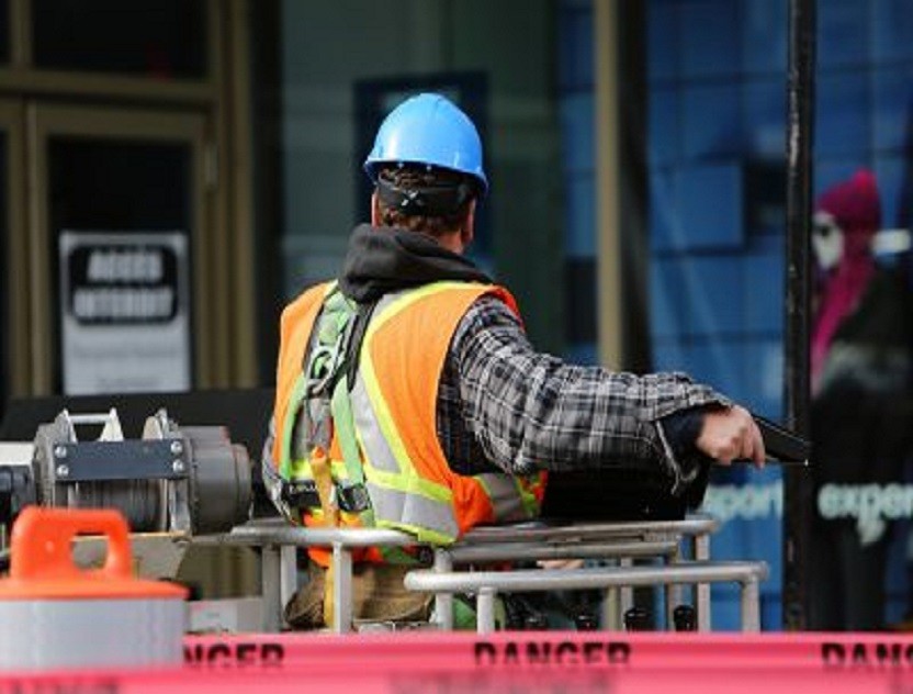 Baker Lake teen wins $1,000 prize for workplace safety video